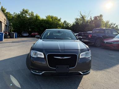 Chrysler 300 2020 - Thumbnail 3