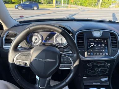 Chrysler 300 2020 - Thumbnail 13
