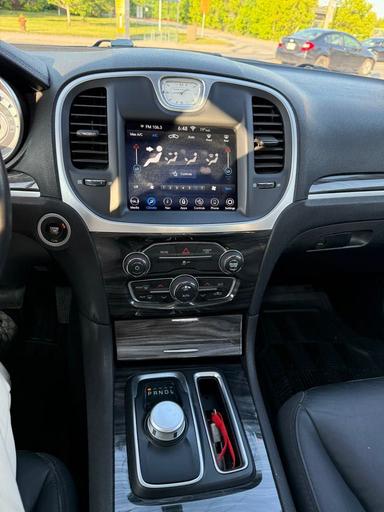 Chrysler 300 2020 - Thumbnail 14