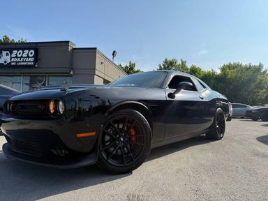 Dodge Challenger 2022 - Thumbnail 3