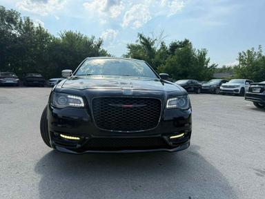 Chrysler 300 2021 - Thumbnail 4