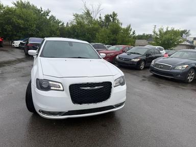 Chrysler 300 2019 - Thumbnail 3