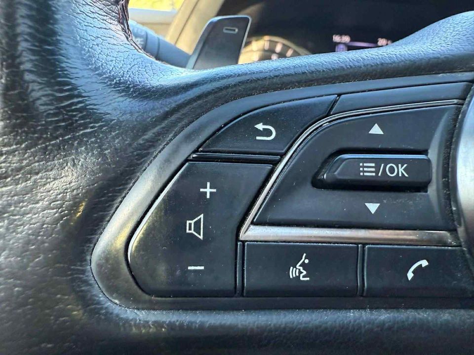 Infiniti Q50 2019 - Image 16