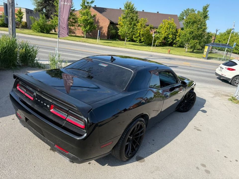 Dodge Challenger 2022 - Image 9