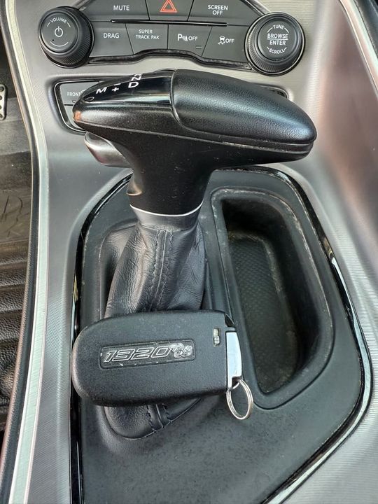 Dodge Challenger 2022 - Image 22