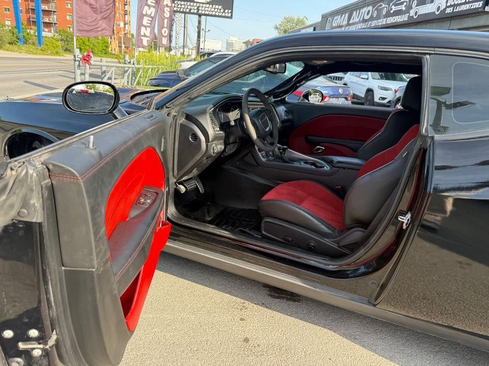 Dodge Challenger 2022 - Image 24